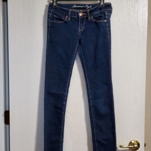 AEO | Size 2 American Eagle Skinny Jeans
Stretch